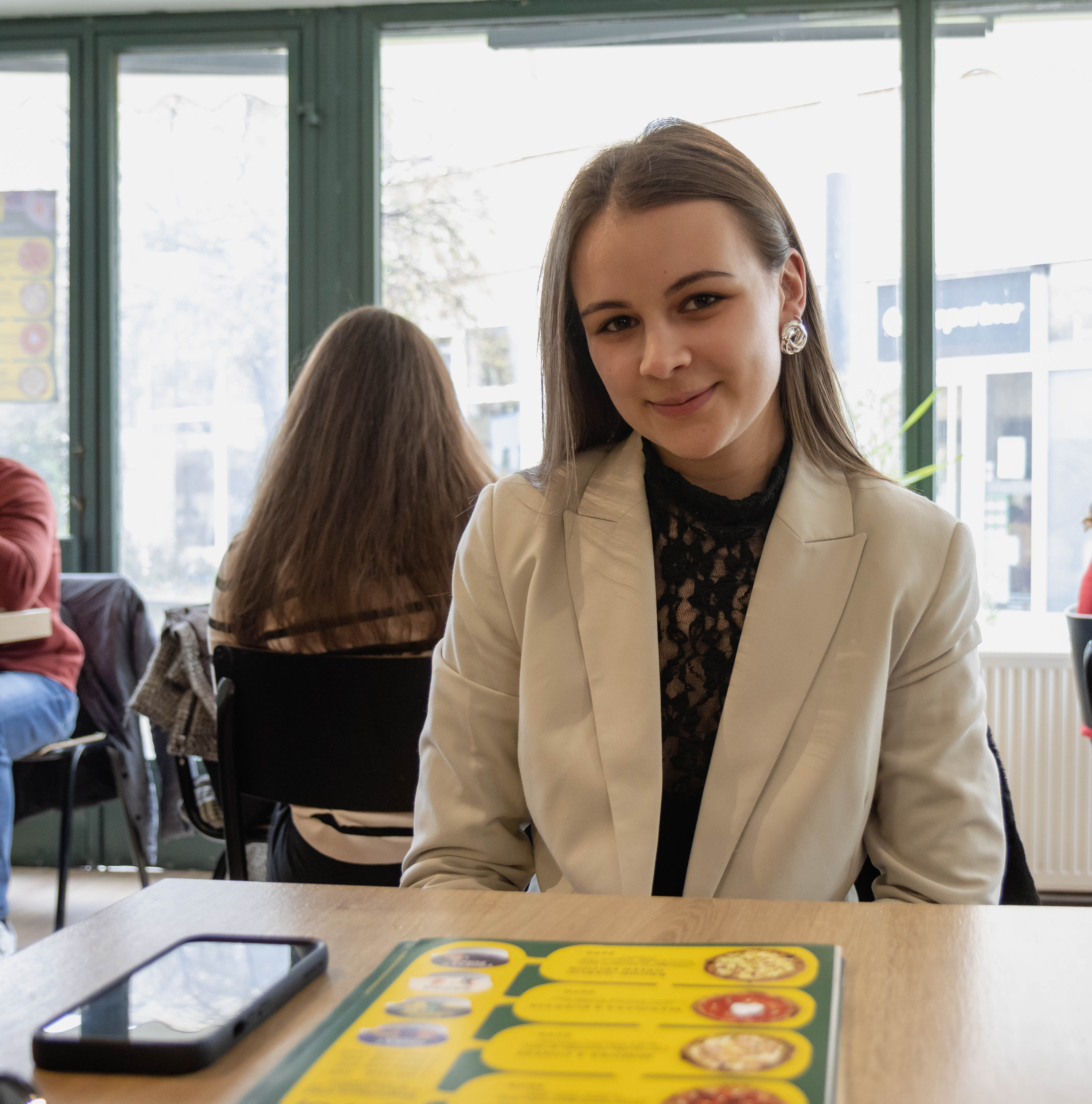 Sikeres emberek az egyetem után: interjú Keibl Katával – „Nem szabad elveszíteni a ragyogásunkat, a kreativitásunkat és azt a szeretetet, amit érzünk, akár egy munka, akár egy hobbi iránt.”